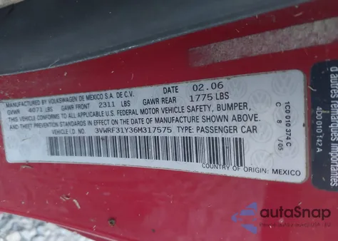 2006 Volkswagen New Beetle 2.5 z USA, uszkodzony, nr VIN 3VWRF31Y36M317575